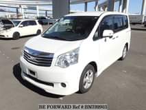 A picture of 2011 Toyota noah