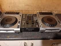 A picture of Cdj850 and cdjm400