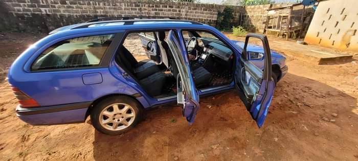 A picture of C180 wagon FIRST BODY
