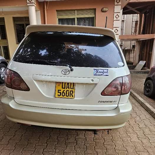 A picture of TOYOTA HARRIER UAU PRICE 18.5M WSTUP0759539100 CALL0776717226