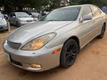 A picture of Model 2004 Model Lexus