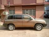 A picture of Toyota highlander 2004 2 rows Painted Engine gear and ac