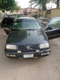 A picture of Volkswagen Vento Glx