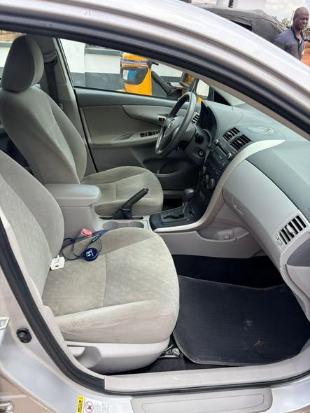 A picture of 2010 Toyota corolla