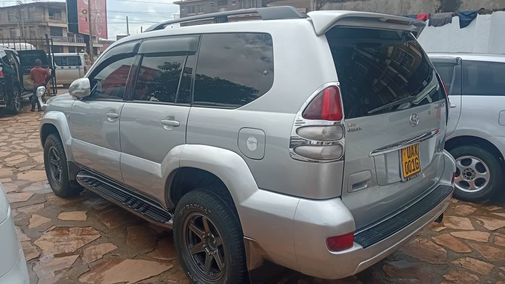 A picture of Land cruiser petrol engine