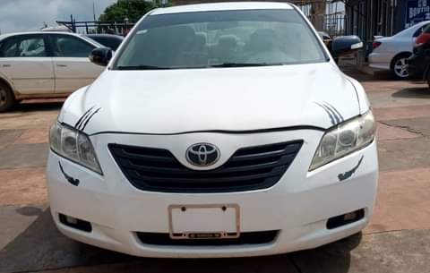 A picture of 2009 super clean and sound Camry spider Price is 6