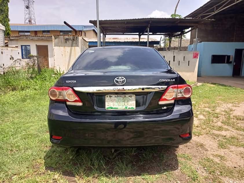 A picture of Corolla 012 manual