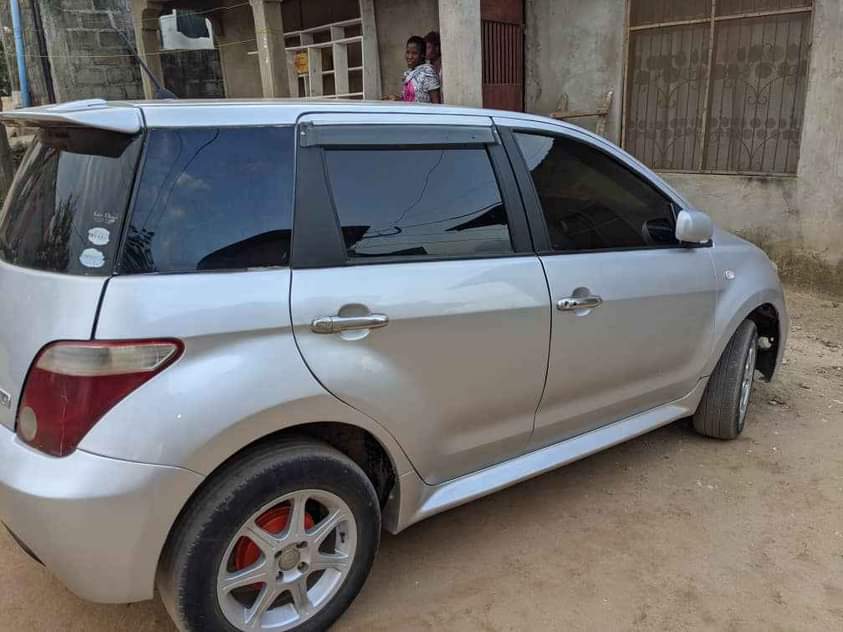 used toyota ist