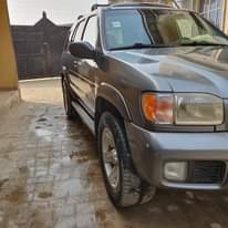 A picture of Nissan Pathfinder 2004 platinum edition first body pan