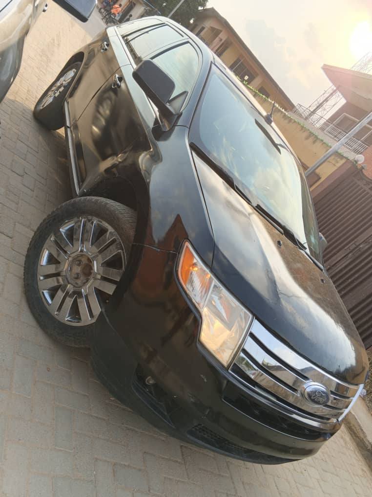 A picture of CHRISTMAS PROMO 2 UNIT OF TOKS STANDARD FORD EDGE 2009
