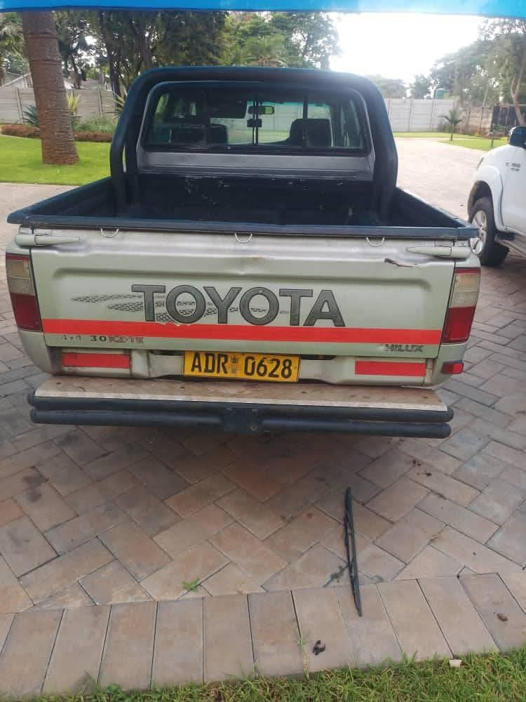 used toyota hilux