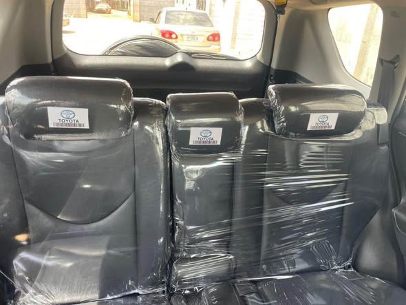 A picture of Foreign used 2010 rav4 10m