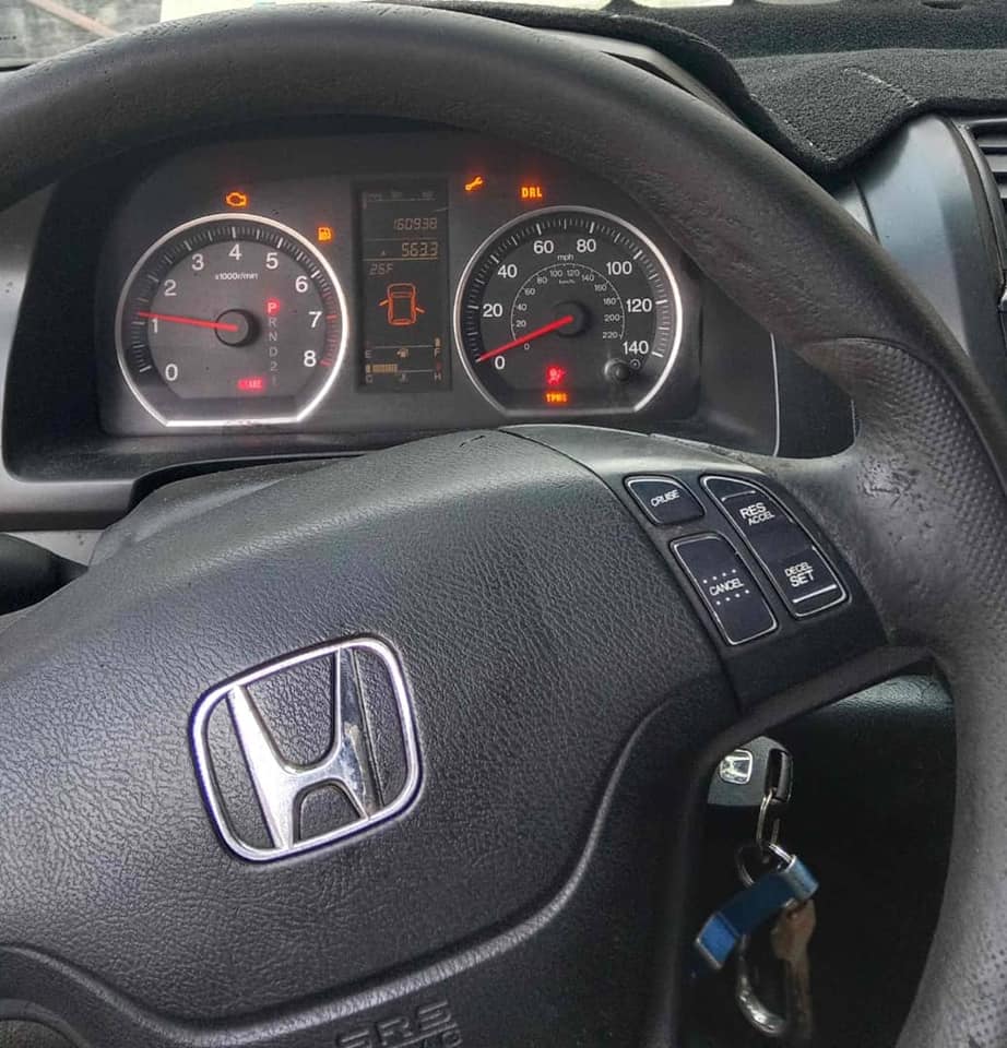 A picture of Hi my name is HONDA CRV. I was born in