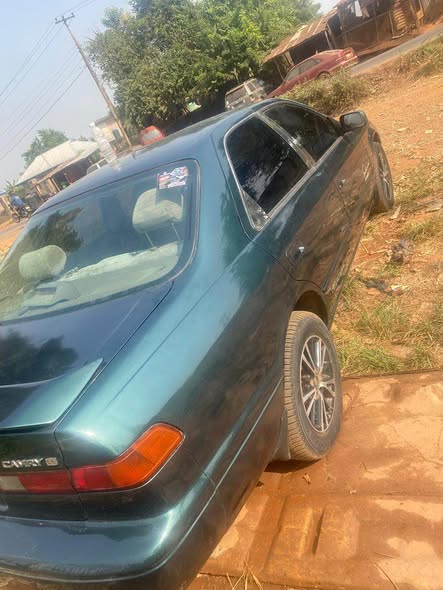 A picture of Toyota Camry pencil
