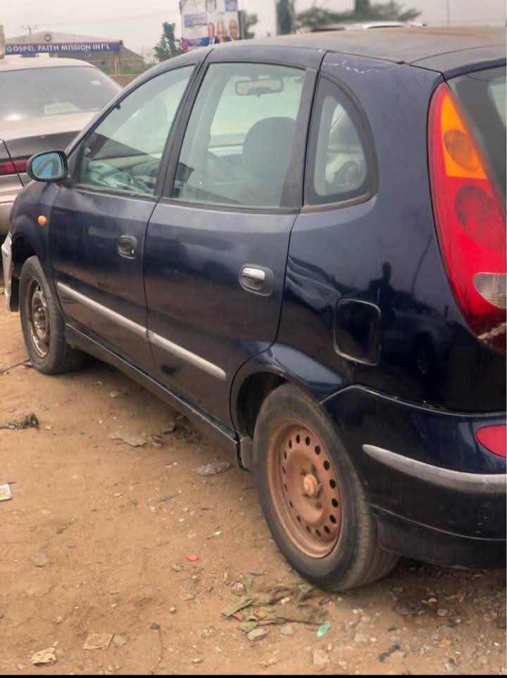 A picture of Nissan Almera Tino