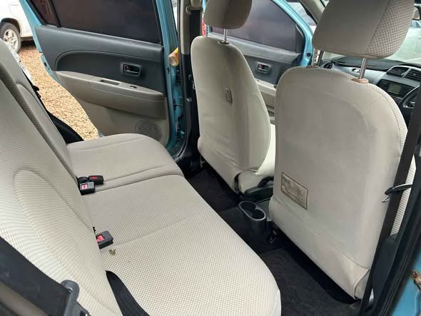 A picture of Toyota passo