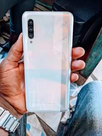 A picture of Samsung Galaxy A90 imenyooka gb128ram6 net5g