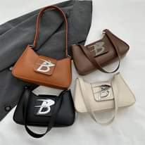 A picture of Ladies bags