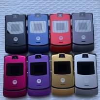 A picture of Get ur new single line motorola V3i Tsh 150 000