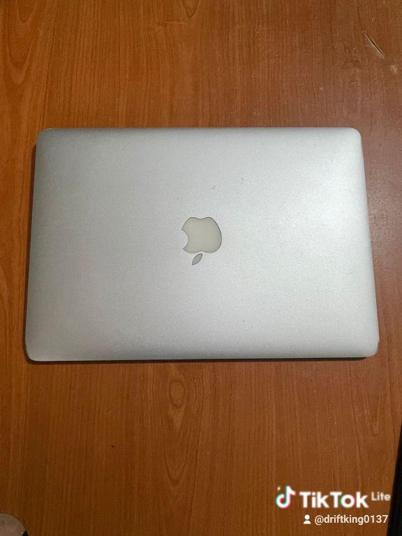 A picture of Apple MacBook Air late 2011 13 3 1440900 Intel core
