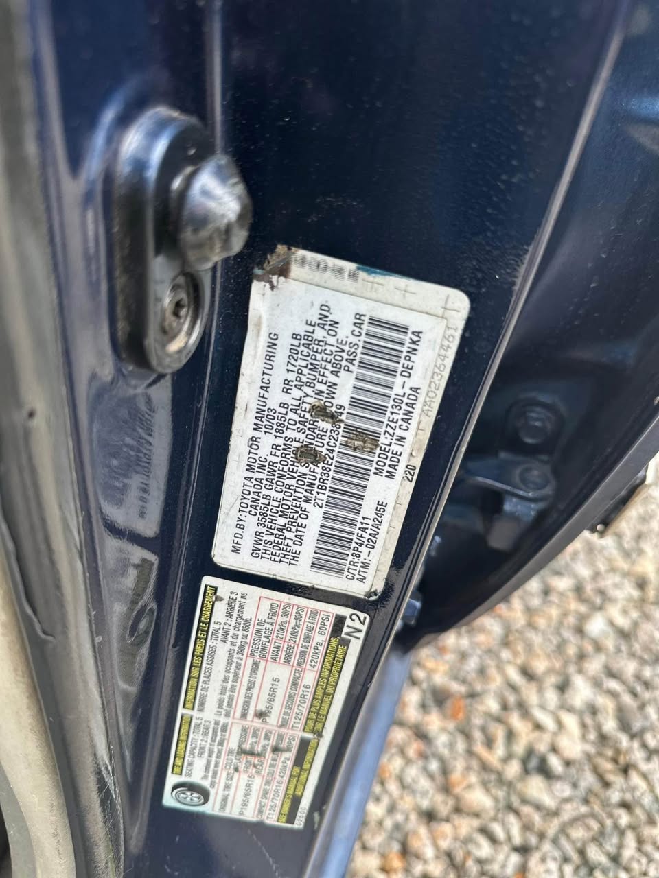 A picture of 2004 TOYOTA COROLLA LE