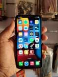 A picture of iphone xs