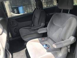 A picture of TODAY DEAL TOYOTA SIENNA 2005 USED NOT REGISTERED Engine Gear