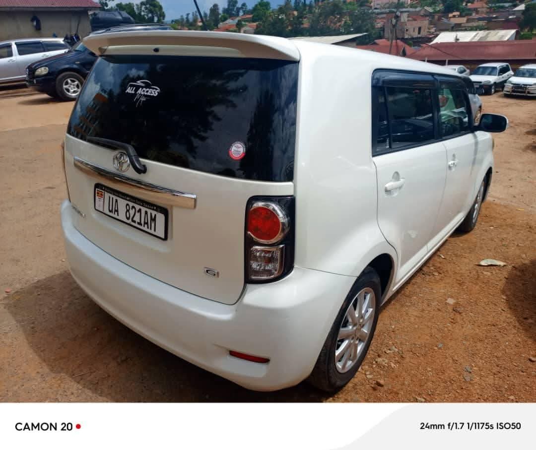 A picture of 2011 Toyota rumion toyota