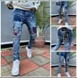 A picture of JEANS