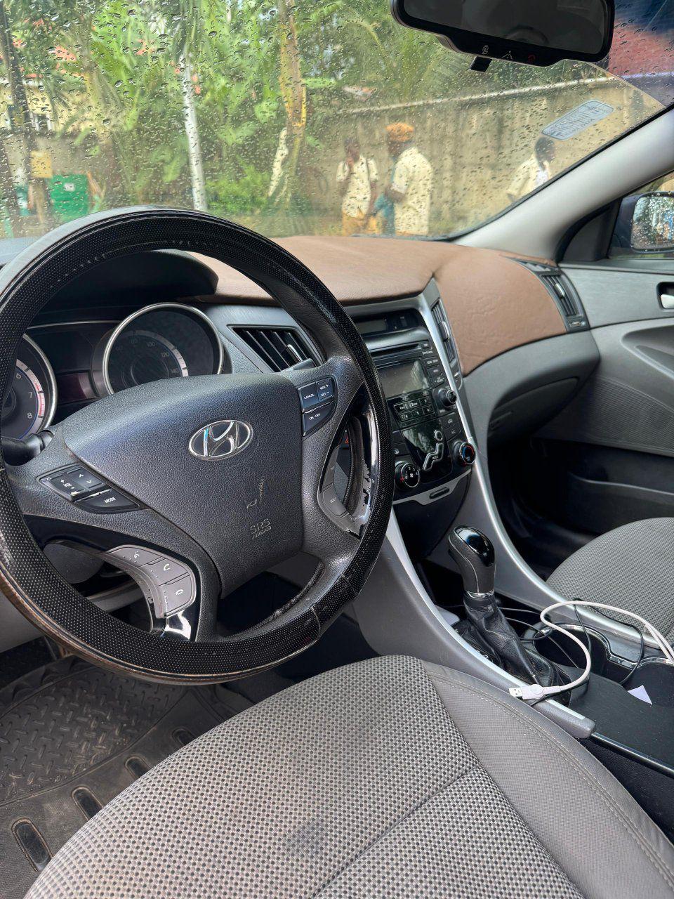 A picture of 2012 HYUNDAI SONATA