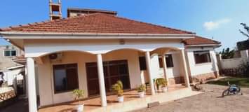 houses munyonyo