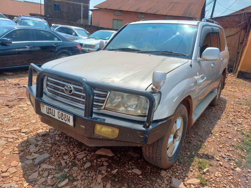 A picture of Land cruiser V8