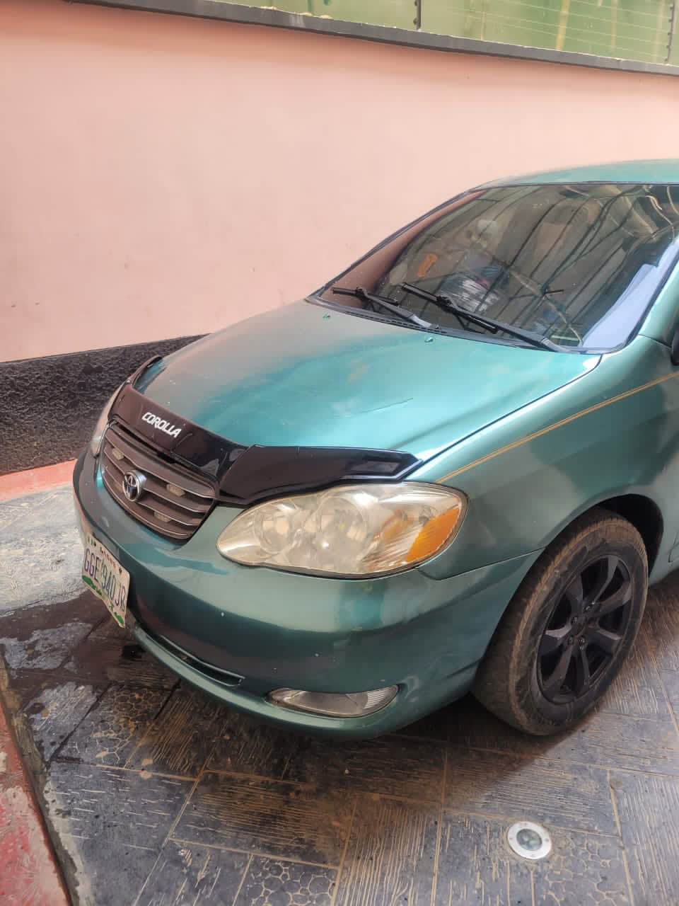 A picture of Awoof 2005 Toyota Corolla