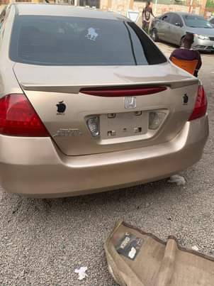 A picture of Distress sales Honda Accord 2007model Belgium standard 4plugs engine Fabric