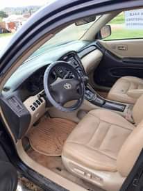 A picture of Toyota Highlander V6