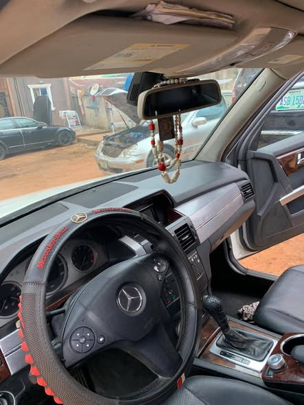 A picture of Mercedes Benz GLK 350
