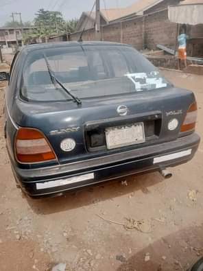 A picture of Nissan Sunny Manual drive. Sound Engine and Gear Clean In