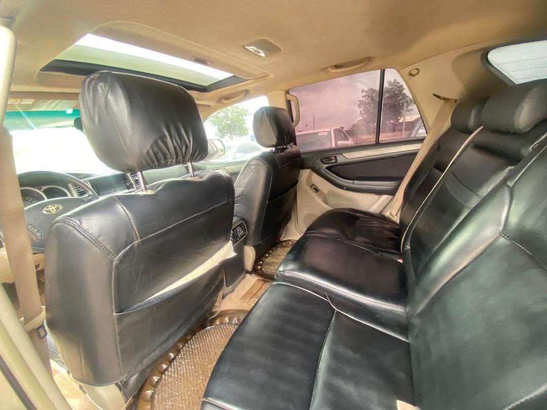 A picture of 2005 Toyota 4runner