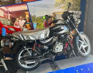 A picture of 1 300 000 ni bakari vunjabei motors pekee PUNGUZO LA