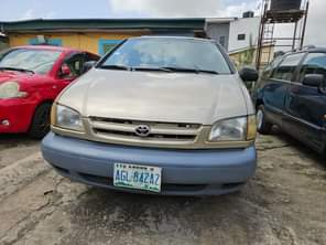 A picture of Registered 2001 Toyota Sienna First Registration Clean Sound Engine and