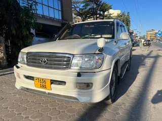 A picture of TOYOTA LANDCRUISER VX