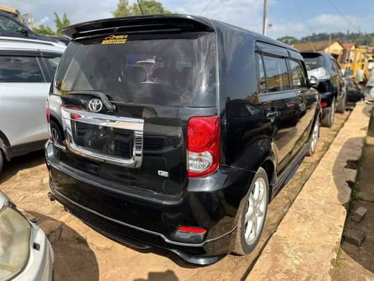 A picture of 2010 Toyota Rumion Toyota 1.5cc