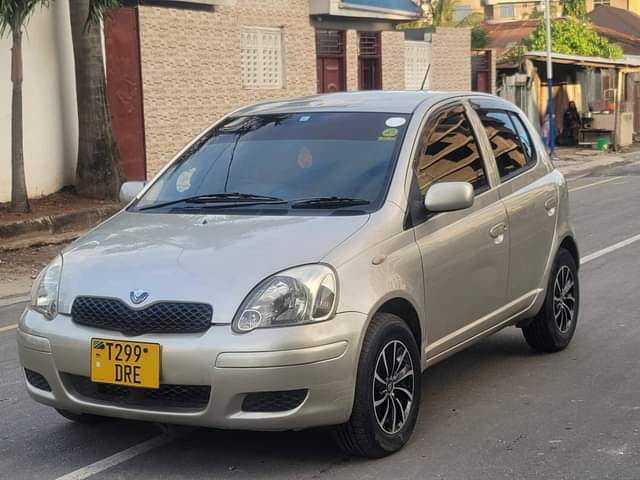 A picture of Toyota Vist old