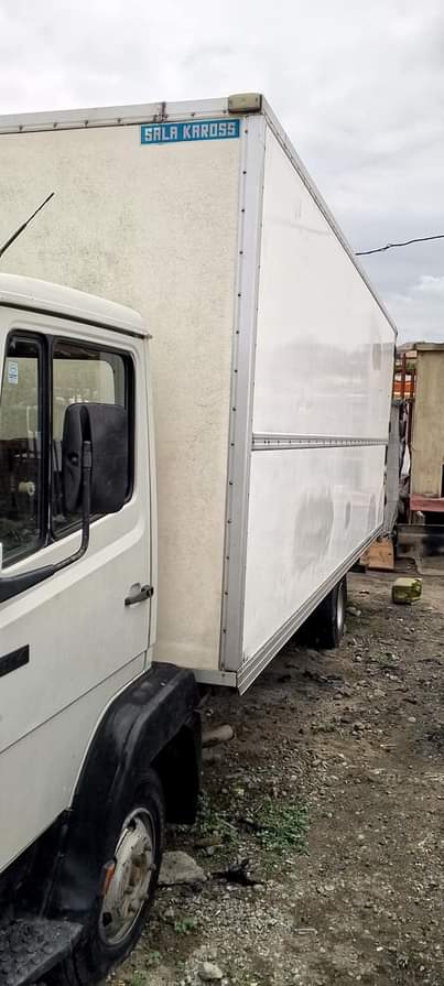 A picture of Mercedes 814