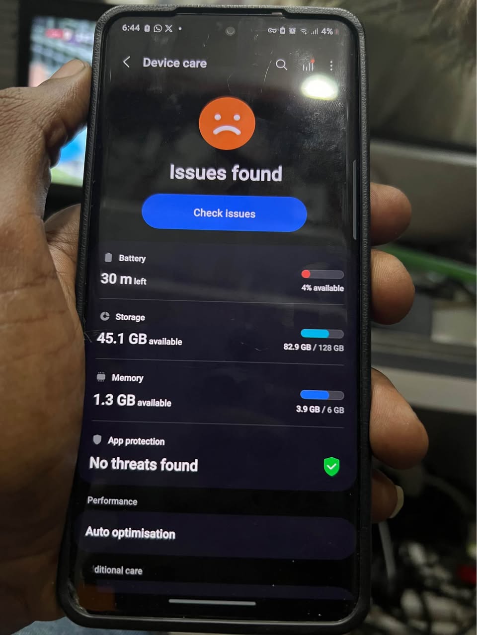 A picture of Samsung a82