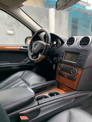 A picture of 2006 registered Mercedes benz ml350 first body 6 8m 08130010524