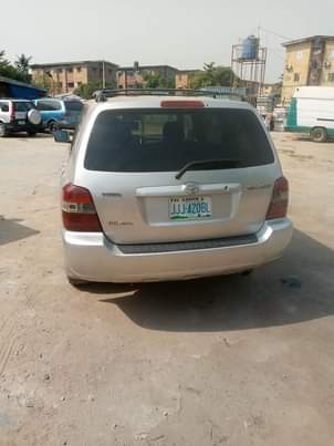 A picture of Toyota Highlander 2005