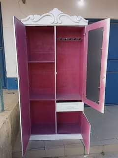 A picture of Nina uza kabat la nguo mbao ngum Bei 235 tu