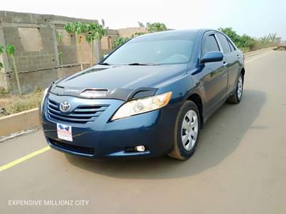 A picture of BLACK FRIDAY OFFER NO LONG STORY Toks Standard Toyota Camry