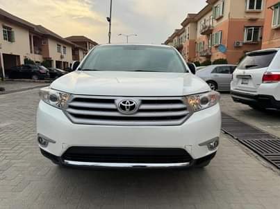 A picture of Toyota Highlander Tokunbo 2012 for sale direct Febuary Entry First